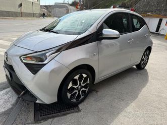 toyota aygo 1.0 neopatentati 5 porte