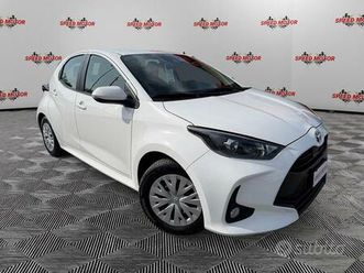 toyota yaris hybrid 116 cv active, garanzia 3...