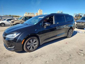 chrysler pacifica plug-in hybrid limited s