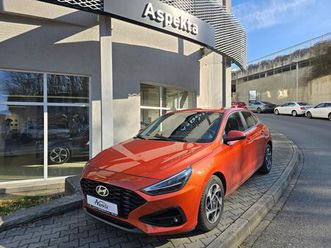 hyundai i30 1,5 t-gdi style,serv.kn.,1.maj