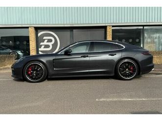 2017 porsche panamera 4.0 v8 turbo hatchback
