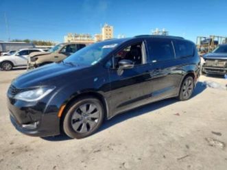 chrysler pacifica plug-in hybrid limited s