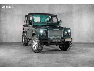 land rover defender 90 - hard top - td5 - 122 ch - kit capote - pare chocs spéciaux - marche pieds - radio cd - prise d’air capot - entretien à jour