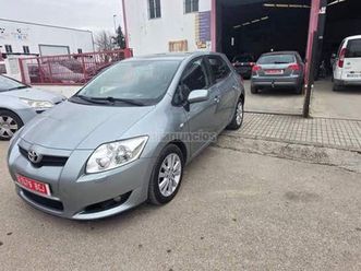 toyota - auris 2.0 d4d sol