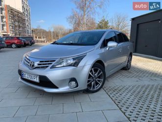 toyota avensis 2013