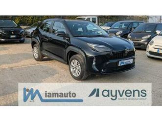 toyota yaris cross hybrid e-cvt active 1.5cc 92cv camera post. aut.