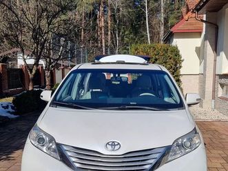 toyota sienna 3.5 xle awd