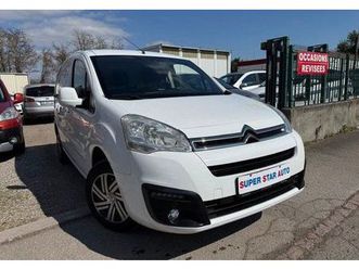 ii 1er main 1.6 blue hdi 100 ch s&s club