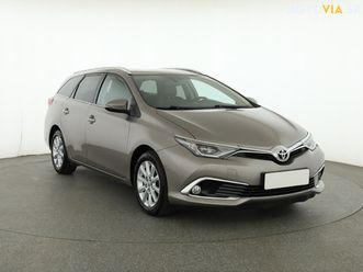 toyota auris 1.2 ti, čr,1.maj, serv.kniha za 6 600 €