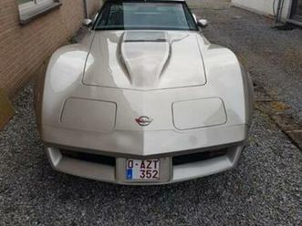 ② chevrolet corvette c3. overeen te komen naast de wagen — oldtimers & ancêtres — 2ememain