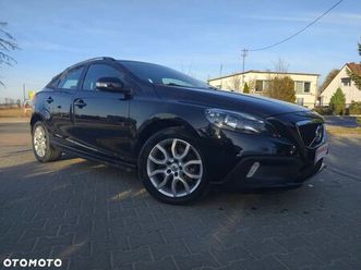 volvo v40 cross country d2 drive-e momentum