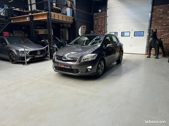 toyota auris hybride 136h millenium 17 entretien complet constructeur / camera de recul