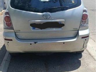 3/3 toyota verso 242