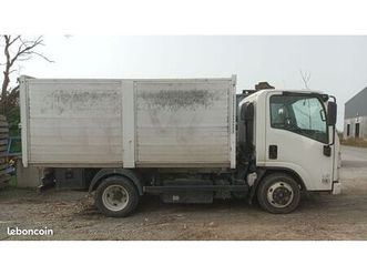 isuzu 3t5 benne – 2022 – 97 660 km – bon état