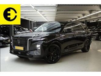 hongqi-ehs9-executive-120-kwh-massage-stoelen-panorama-dak-camera