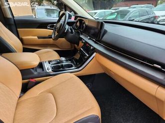 kia carnival 2,2-9míst-rezervace