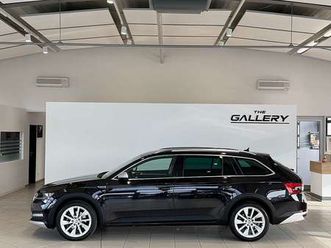 skoda superb kombi 2,0 tdi 4x4 scout dsg*virtual*memo...