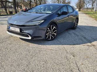 toyota prius 2.0 phev plug-in automatik solar, 2023 god.