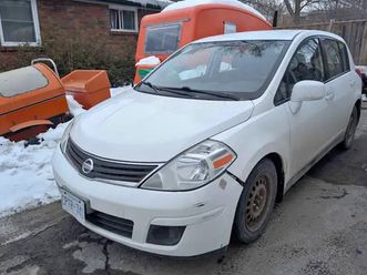 2010 nissan versa
