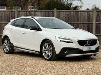 2018 volvo v40 1.5 t3 cross country pro
