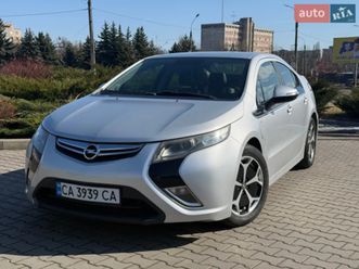 opel ampera 2011