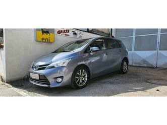 toyota verso 2,0 d-4d lounge dpf + panoramadach