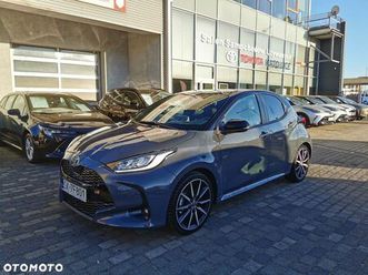 toyota yaris hybrid 1.5 gr sport