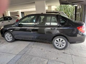 renault symbol privilège hi-flex 1.6 16v 4p 2013