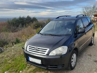 toyota avensis verso 2.0тд