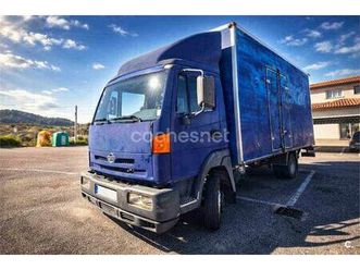 nissan camion