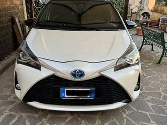 toyota yaris hybrid