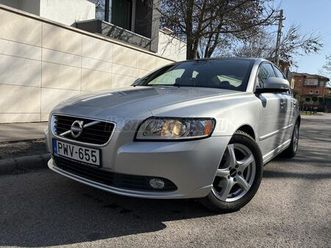 volvo s40 1.6 d drive business bőrbelső. carplay.t.radar.alufelni. vez.csere.garancia