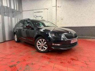 ② skoda octavia octavia 1.6 cr tdi dsg * carplay * 215x60m * — skoda — 2ememain