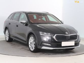 skoda octavia 2.0 tdiscout , za 27 900 €