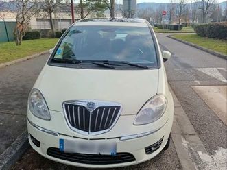 vente véhicule lancia musa