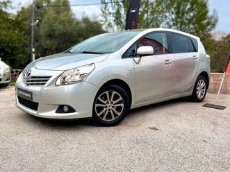 toyota verso 2.0 d-4d 126ch skyview 7 places première main (toit pano / caméra / écran gps / clim auto / bluetooth / régulateur de vitesse)