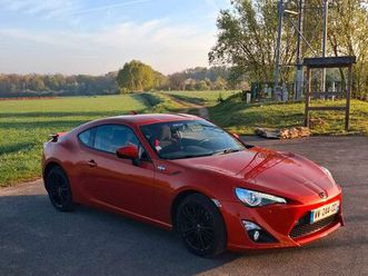 toyota gt86 orange – 81 000 km – très bon état
