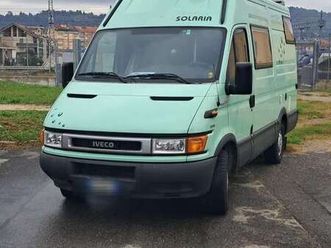 camper furgonato