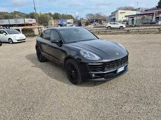 porche macan total blak