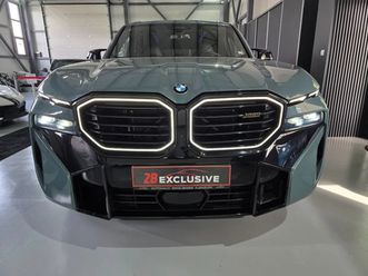 bmw xm 4.4 v8 xdrive m b&w 23 inch