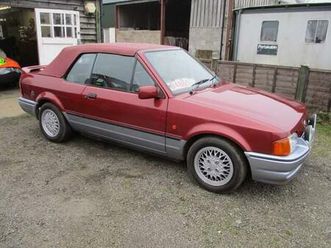 1.6 xr3i two-tone convertible 2dr petrol manual (103 bhp)