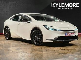 toyota prius hybrid 1.8 automatic - apple car play