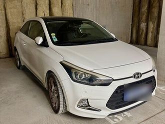 hyundai i20 coupé 1.4 crdi 90 ch – toit ouvrant – gps – caméra de recul – toutes factures