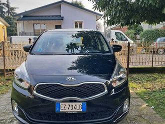 kia carens