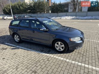volvo v50 2010