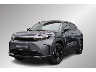 dynamic 61,1 kwh, navi, apple carplay,