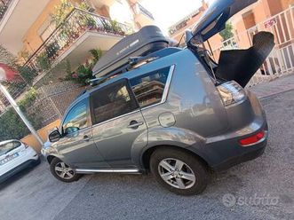 7 posti 4 x 4 motrici mitsubishi outalder