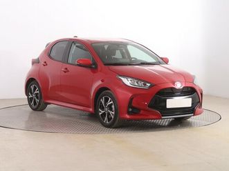 toyota yaris style 1.5 vvt-i hybrid automat, serv.kniha, tempomat