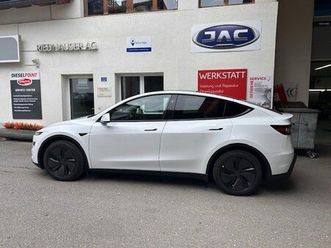 model y long range d