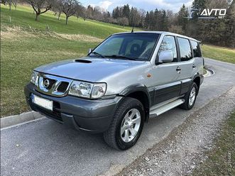 nissan terrano 2.7 tdi luxury 5v